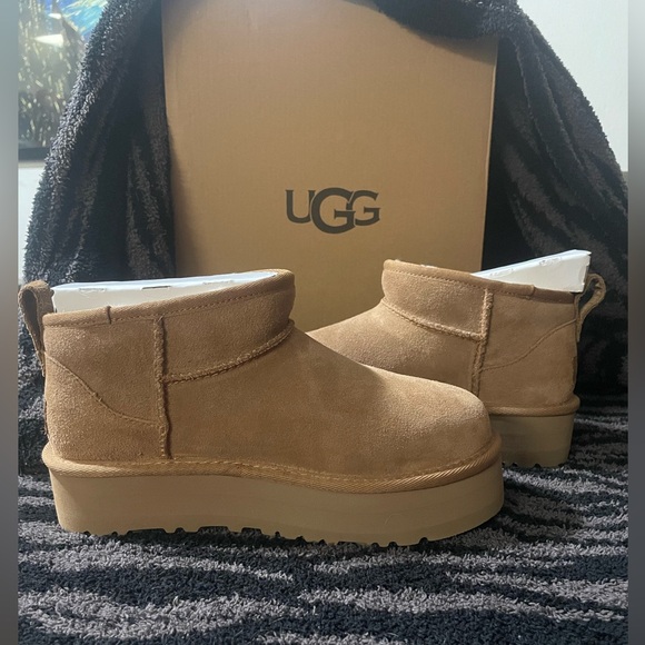 Kids Classic Ultra Mini Platform UGG size 4 Chestnut - Picture 2 of 11